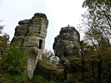 Viditelné stopy po hradu Skály