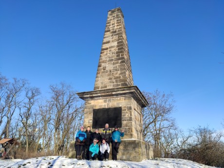04 Vrch Bedřichov – památník bitvy u Kolína r. 1757