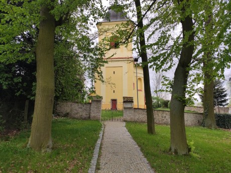 33 Vysoké Chvojno - kostel sv. Gotharda