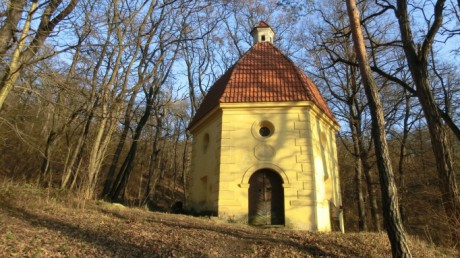 Kaple sv. Jana pod Plešivcem - České středohoří