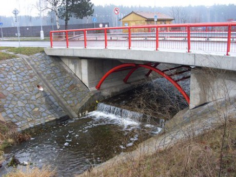 Nově opravený most u Stříbrňáku