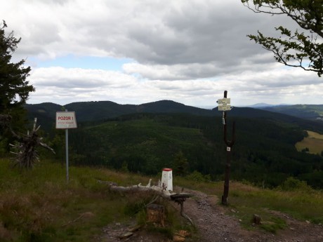 Cesta vede částečně po česko-polské hranici.