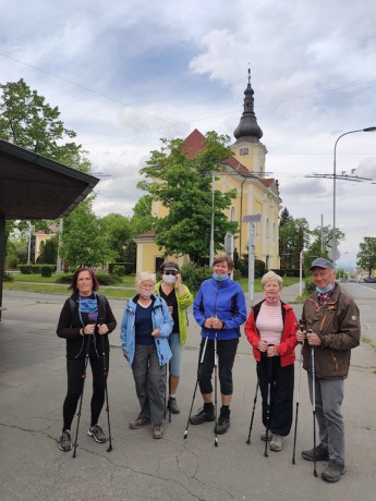 Nový Hradec Králové - na startu u kostela