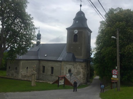 Kostel sv. Josefa při nedělním odchodu